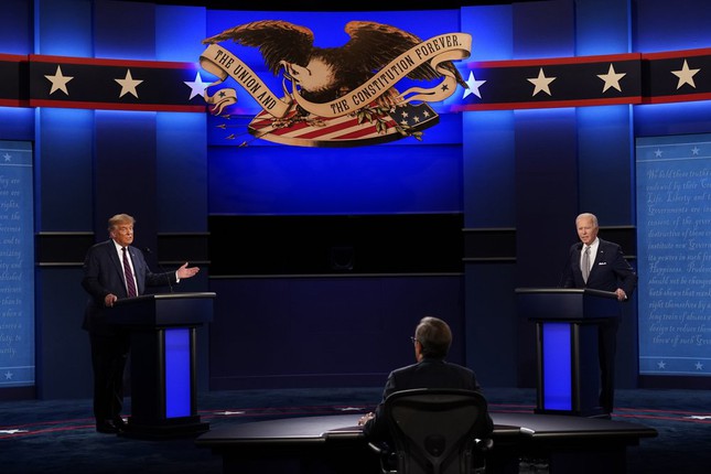 Cuộc tranh luận đầu tiên giữa hai ứng viên là Tổng thống Donald Trump và cựu phó tổng thống Joe Biden trong quá trình tranh cử tổng thống Mỹ